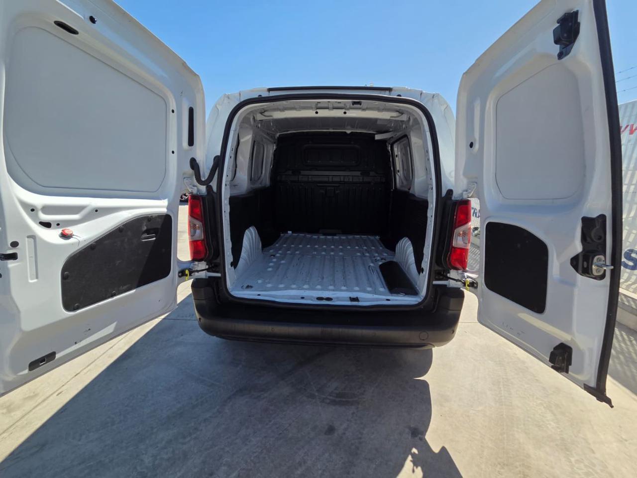OPEL Combo Cargo 1.5 Diesel 100CV S&S PC 650kg Edition 04/2024 - immagine 14