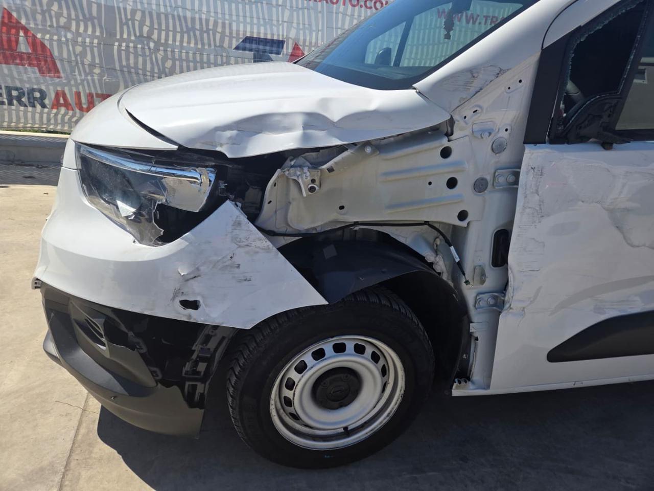OPEL Combo Cargo 1.5 Diesel 100CV S&S PC 650kg Edition 04/2024 - immagine 18