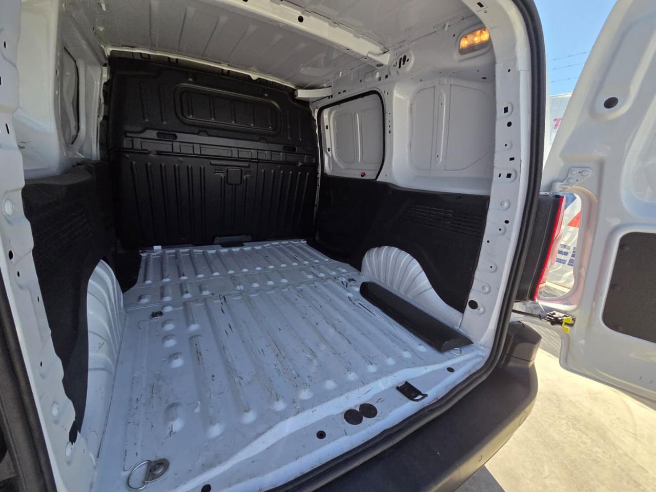 OPEL Combo Cargo 1.5 Diesel 100CV S&S PC 650kg Edition 04/2024 - immagine 16